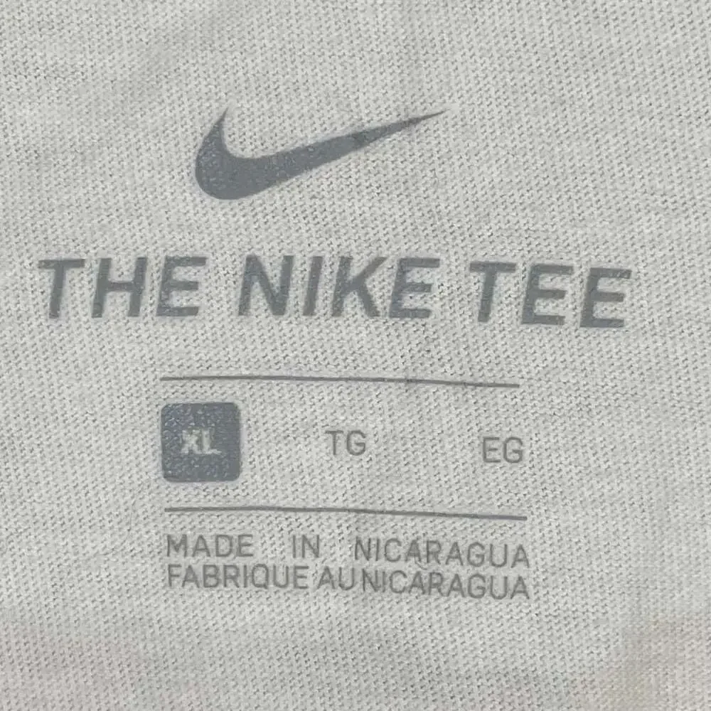 Nike Men's XL T-Shirt in White With Logo Graphic